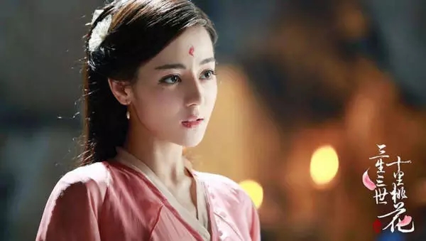 迪丽热巴杨幂哪一个好看,最漂亮女神杨幂