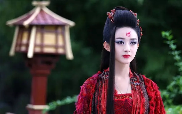 迪丽热巴杨幂哪一个好看,最漂亮女神杨幂