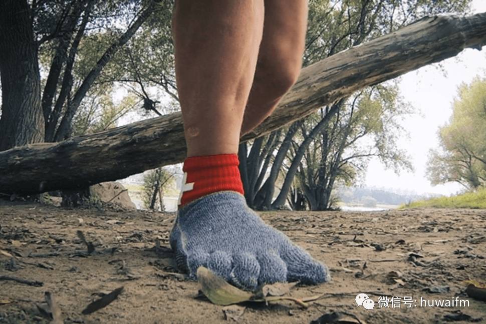 其实，你买了一双假袜子鞋小编告诉你什么是真正的“纯袜子鞋”