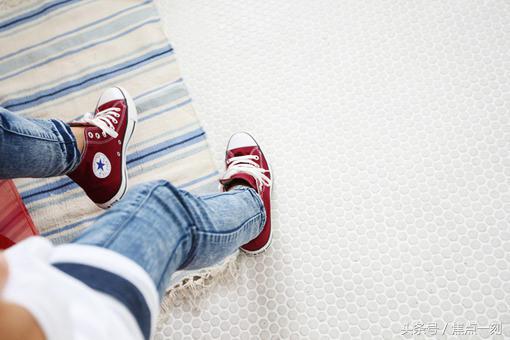 匡威帆布鞋怎么清洗才干净,匡威帆布鞋变黄怎么清洗