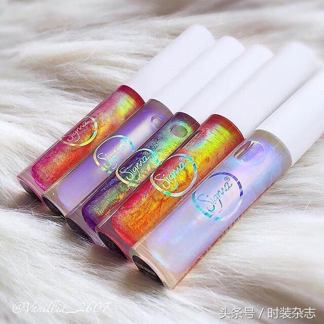 Instagram上这只「虹光唇蜜」有着让人心醉的银河光泽