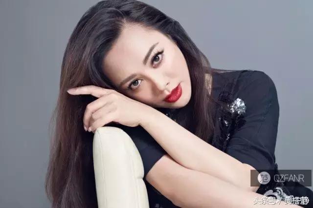 她40岁离婚，剃光头，爆粗口，却在娱乐圈里活得比谁都肆意！