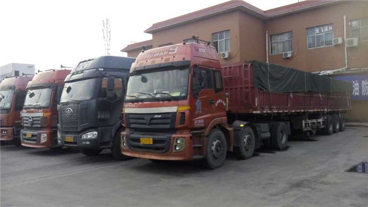 半挂车倒车为什么费劲,半挂车直线倒车老是倒歪