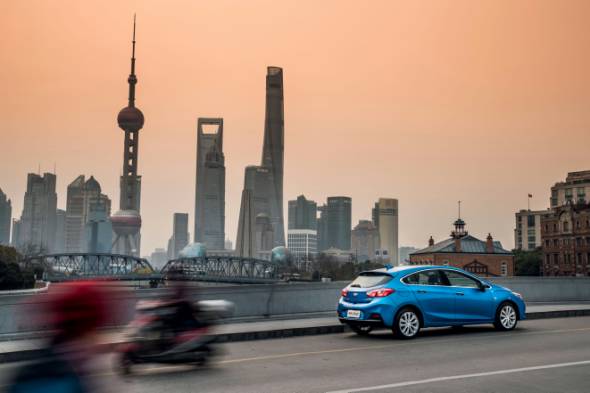 论操控性是suv好还是轿车好,二手科鲁兹两厢掀背最新用车感受