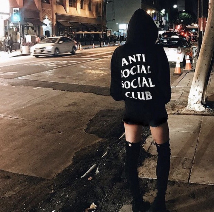 gd和侃爷照片,gd和侃爷都穿的靴子