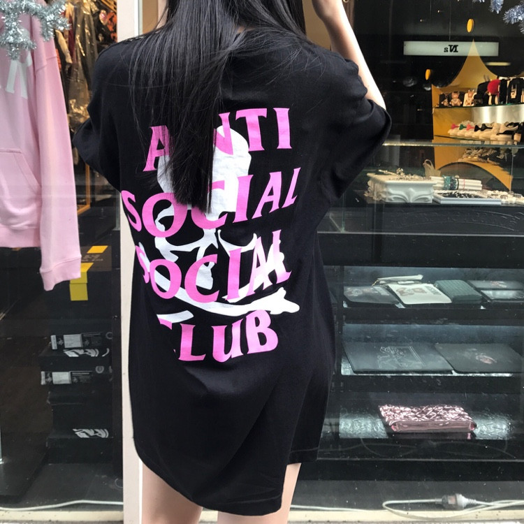 gd和侃爷照片,gd和侃爷都穿的靴子