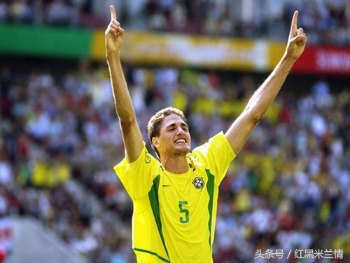 90年代世界足坛最佳阵容,足坛黄金十年阵容推荐