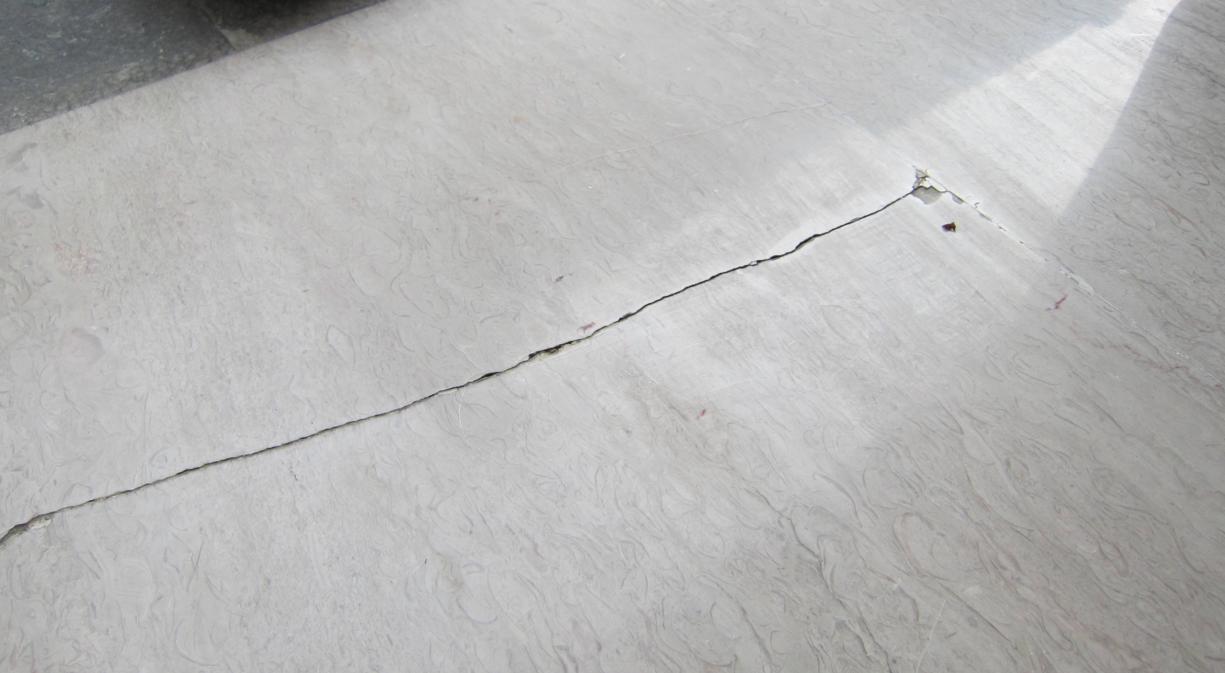 桌面大理石裂开怎么修补,大理石地板破损修复的方法