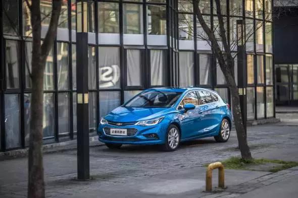 论操控性是suv好还是轿车好,二手科鲁兹两厢掀背最新用车感受