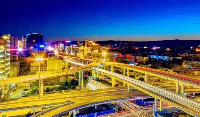 呼和浩特和包头哪个城区大,内蒙古包头和呼市哪个地方大