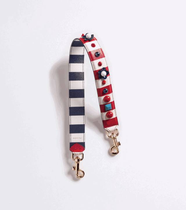 双肩包与斜背包哪种最实用,包治百病时尚百搭软包轻便不累肩