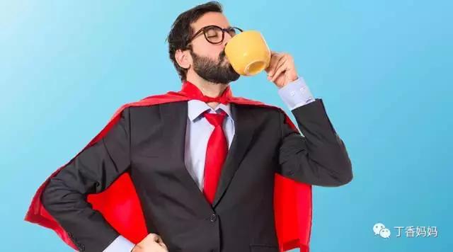 孩子发烧不爱喝水给他喝点什么,宝宝发烧喝水多不排尿