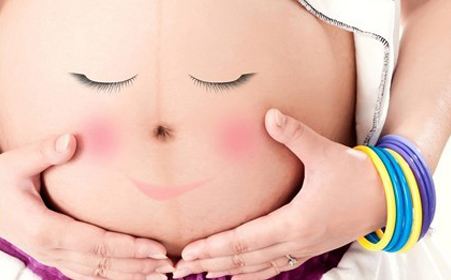 孕妈妈怀孕准爸爸孕吐,准爸妈在孕期关注什么事项