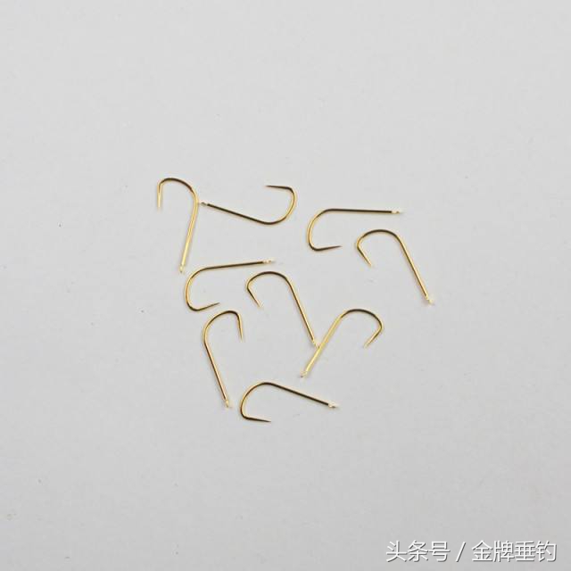 冬季钓鲫鱼用0.6主线0.3子线,钓大鲫鱼用0.6号子线1.0主线