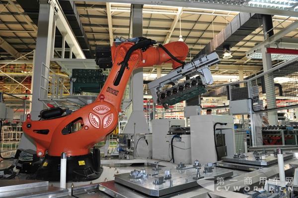 探秘一汽锡柴重型柴油机基地为何奥威11升发动机持续高产？