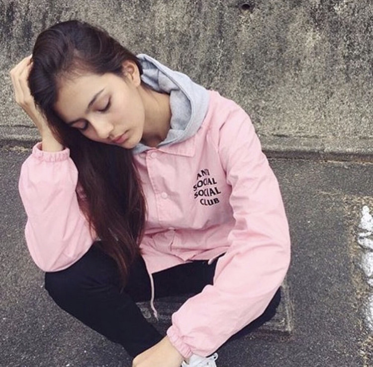 gd和侃爷照片,gd和侃爷都穿的靴子