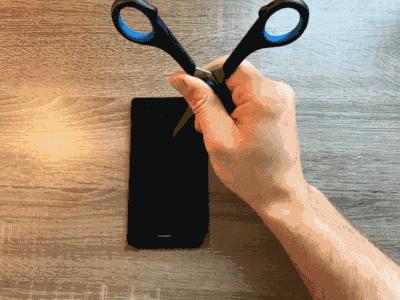 还贴什么手机膜，有这个神奇的液体，贴膜小哥要失业了！