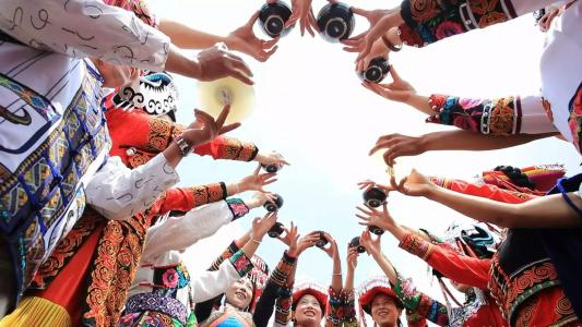 鑹绌轰腑瑙傛櫙,鑹澶╃┖涔嬪瀹㈡爤