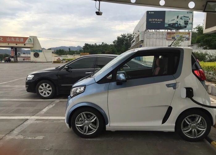 众泰电动车e200能干多少公里,电动车100元电费可以跑多少公里