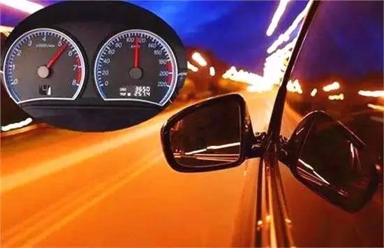 发动机表面有黑色脏东西,发动机有黑色油污怎么处理