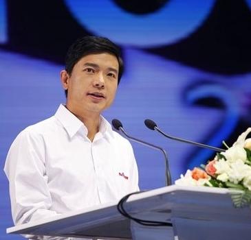 采访李彦宏留学,李彦宏美国工作经历