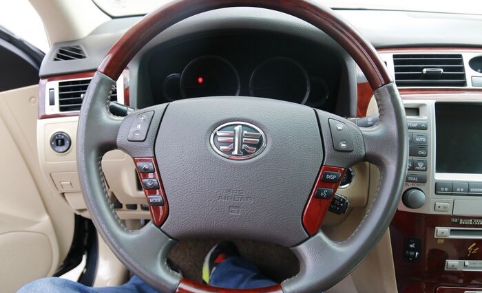 红旗盛世高档汽车,2016款一汽红旗盛世手动挡