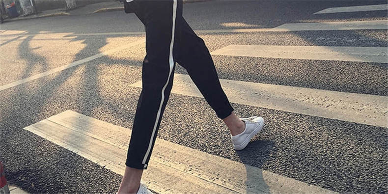 裤子褶皱了你怎么回答,有些裤子的褶皱款式是怎么弄的