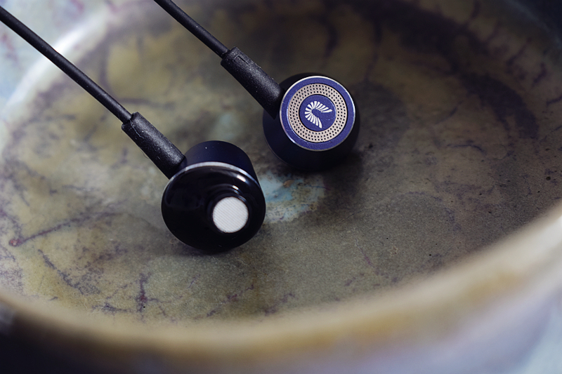 小巧精致的大众情人——UiiSiiHi-820耳机体验评