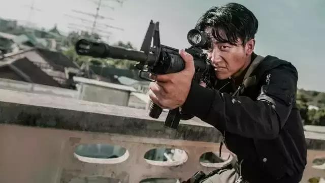 黄轩关心文咏珊,黄轩burberry