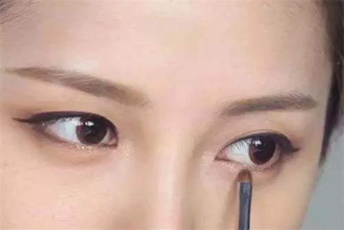 bb霜的正确使用方法用不用定妆粉,bb霜正确使用方法