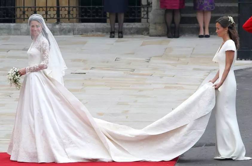 婚纱为什么显胸大,婚纱为什么一定是红色