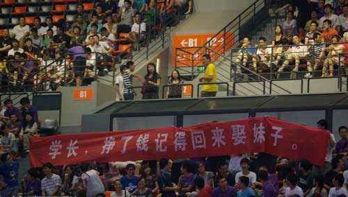 路上遇到钱该怎么办,路上遇到人要一块钱什么征兆