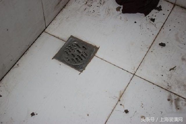 原来地漏要这么装才正确怪不得我家总是冒臭气
