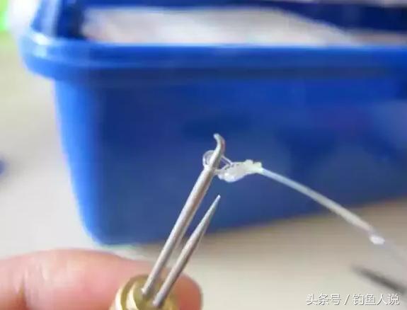 钓鱼怎么绑子线不会缠线,钓鱼子线短的怎么绑