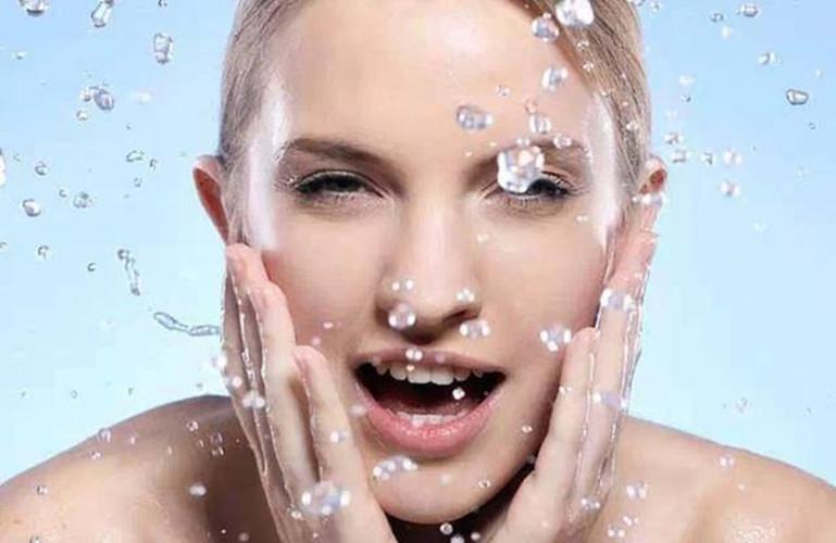 十八岁满脸长痘怎么调理,成年后还长痘