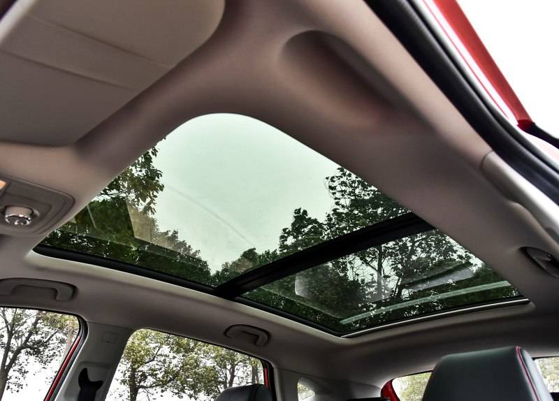 可自动泊车遥控车,名爵zs智能辅助驾驶