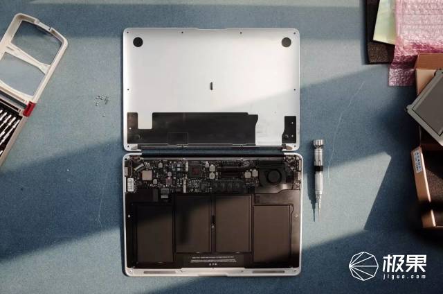 macbookpro2017款13寸更换电池,如何给老款macbook升级系统