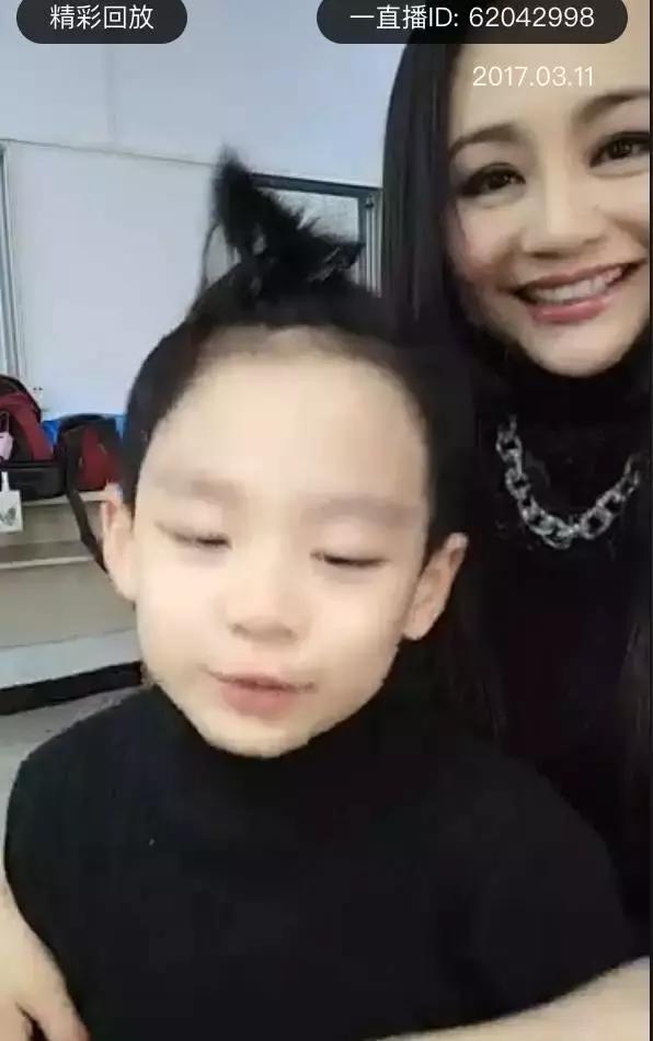 天啊，童年女神脸尖到不敢认，这是老了还是整容？