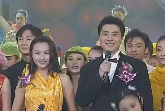 天啊，童年女神脸尖到不敢认，这是老了还是整容？