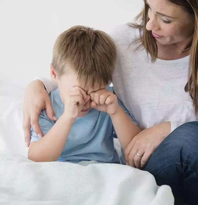 儿童突然耳朵痛肚子痛,吃饭左边耳疼痛是怎么治