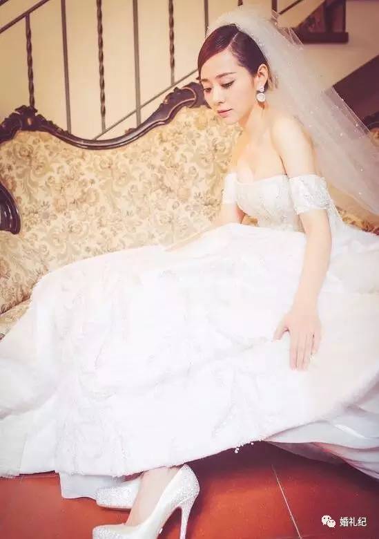 结婚当天婚鞋要穿一整天不能换,婚鞋穿过怎么处理