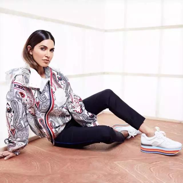 小白鞋什么时候流行的,最近流行哪些小白鞋女