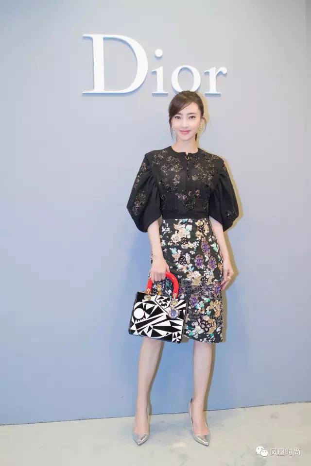 女人需要一款精致的包,女人需要哪些包