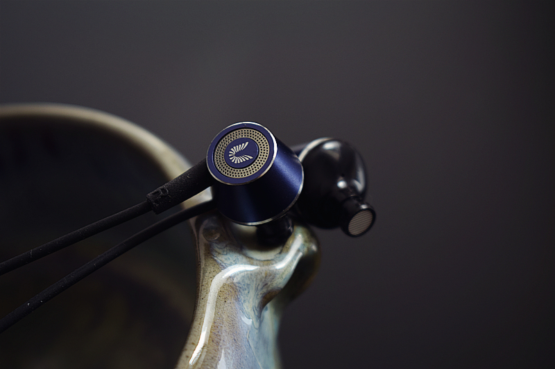 小巧精致的大众情人——UiiSiiHi-820耳机体验评