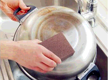 家里不锈钢锅烧糊了怎么办,不锈钢锅烧干了里面生锈怎么办