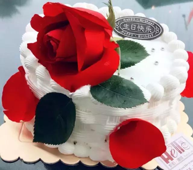 呢间店买一送一不得止，现仅需¥38，即可get到黑森林蛋糕！