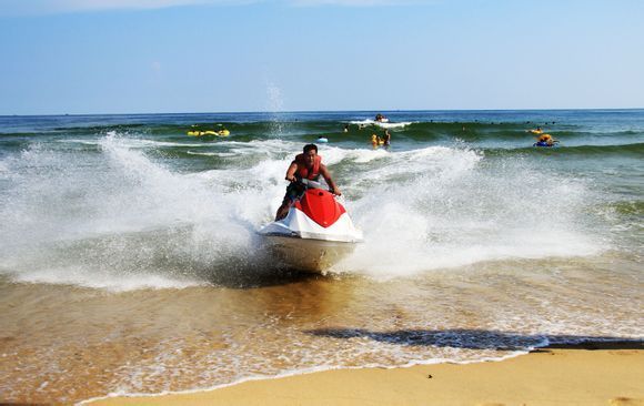 闸坡哪个海滩好玩,沙滩海鲜旅游攻略