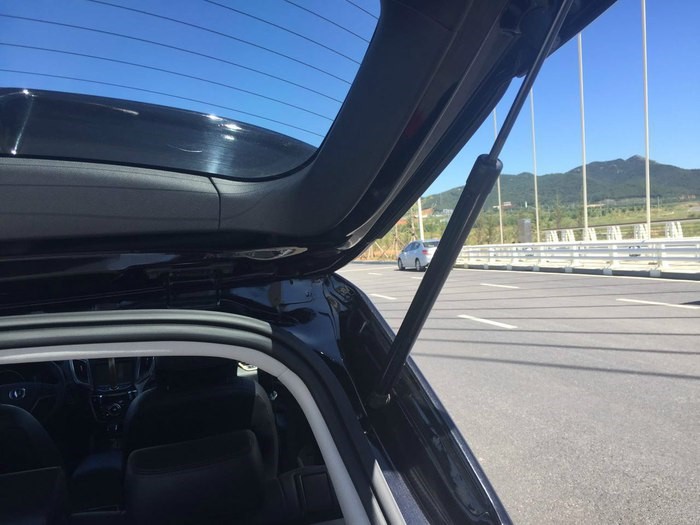 新款长安cs751.8t提车作业,长安cs751.4t豪华版用车成本参考