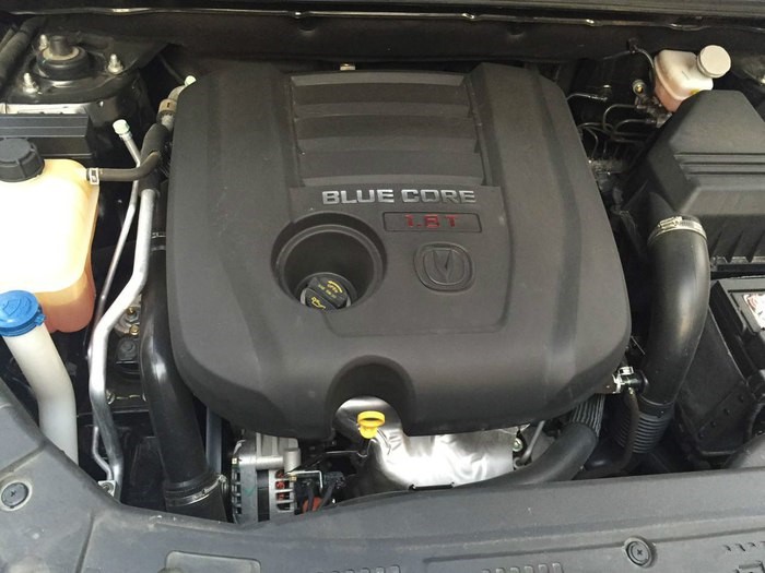 新款长安cs751.8t提车作业,长安cs751.4t豪华版用车成本参考