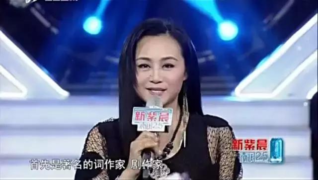 天啊，童年女神脸尖到不敢认，这是老了还是整容？